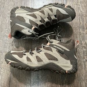 WMNS Merell Alverstone mid waterproof hiking shoe size 8.5